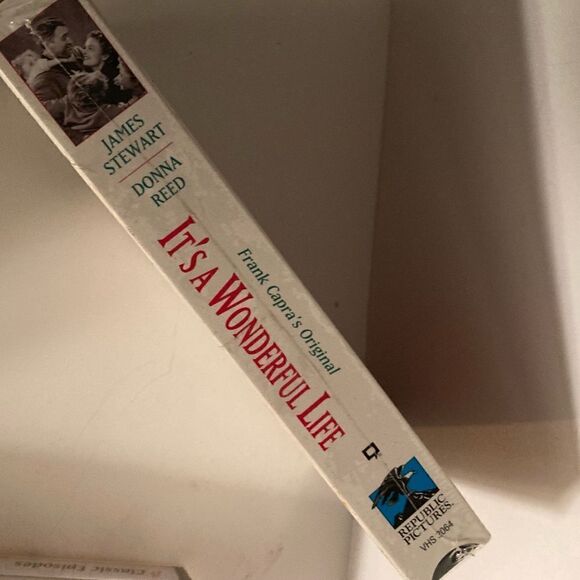It’s a wonderful life Christmas VHS movie sealed New - Picture 3 of 4